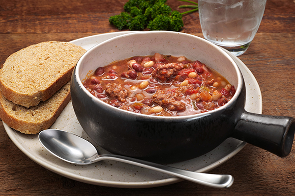 Red, White & Moo Chili Meal with 9-Grain Bread (2Q)