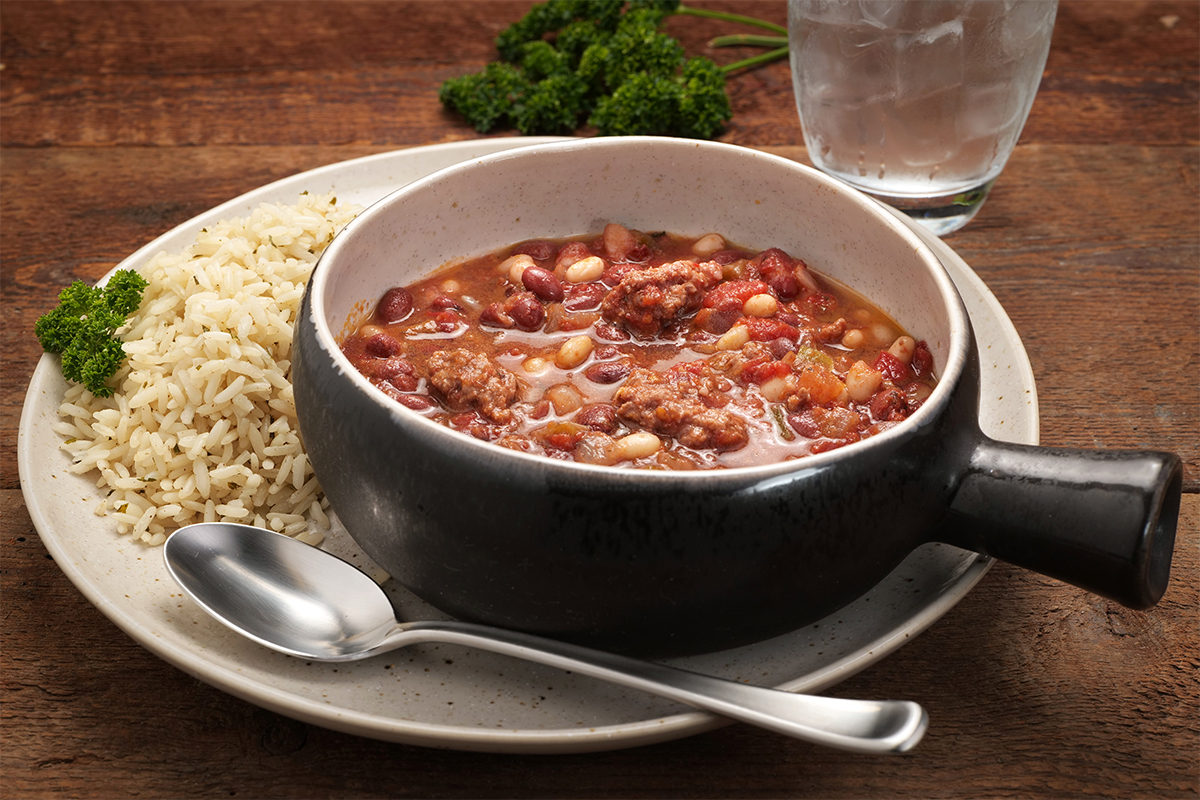 Red, White & Moo Chili Meal with Seasoned Rice
